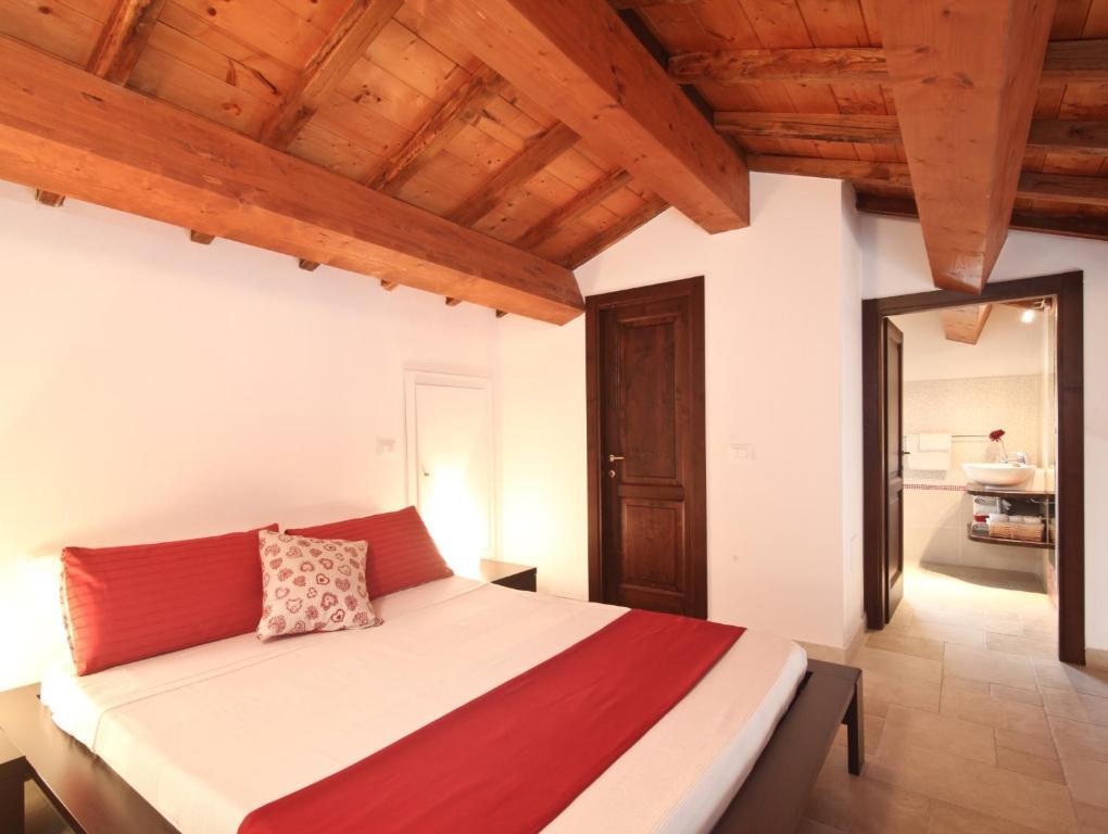פרוג'ה Agriturismo Il Vecchio Mandorlo מראה חיצוני תמונה