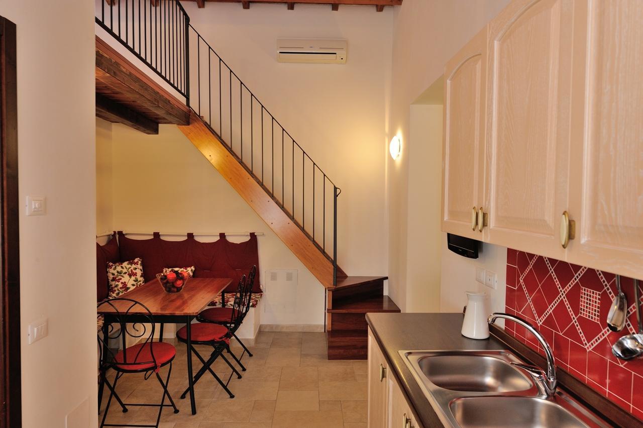 פרוג'ה Agriturismo Il Vecchio Mandorlo מראה חיצוני תמונה